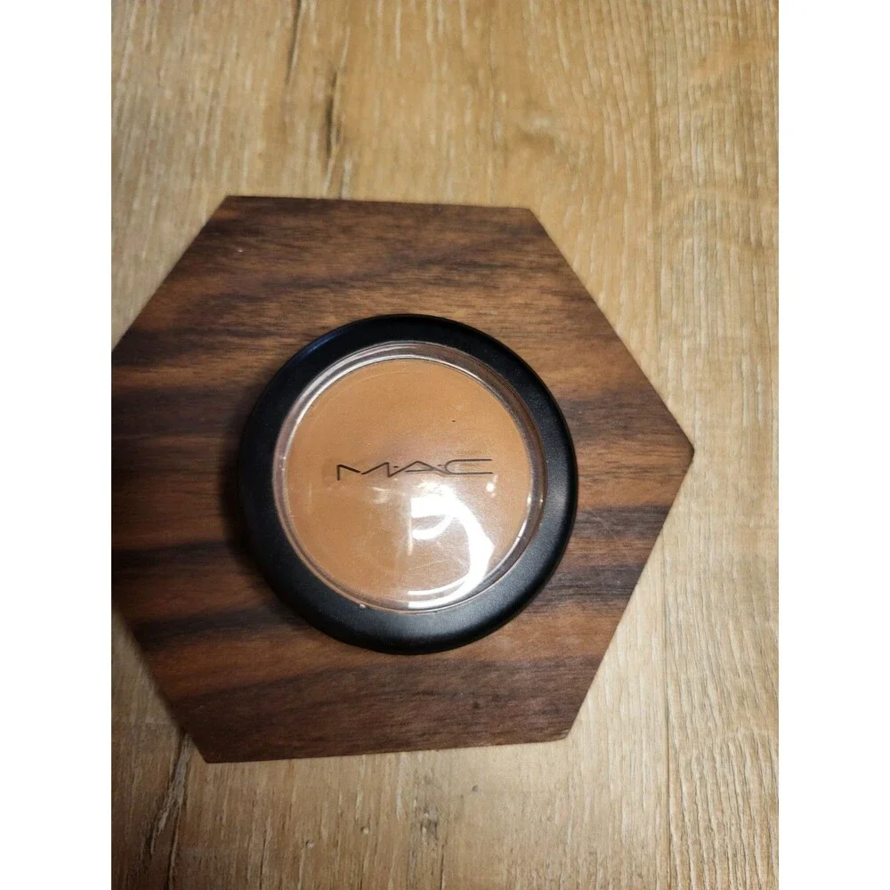M·A·C mac cosmetics